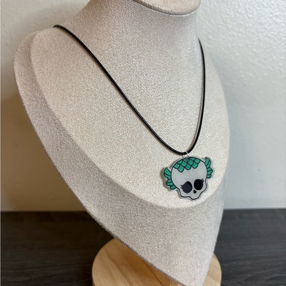 Handmade Monster High Lagoona Blue Necklace - Picture 2 of 5